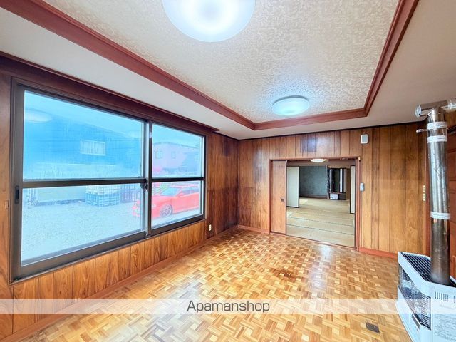 石狩市 2階建 築47年の内装写真