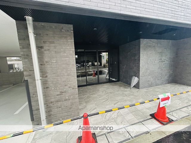 エスリードレジデンス ザ・グラン新大阪フラッツの玄関写真
