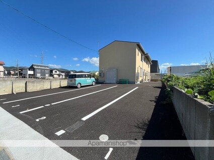 クレスト大堀[2LDK/55.5m2]の駐車場