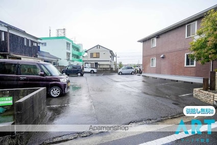 フローラ新町[2LDK/62.8m2]の駐車場