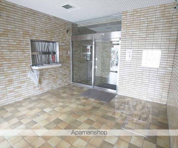 ロイヤルセンタービルコバヤシの玄関写真