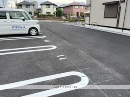 Ｇ　．Ｌ　Ｔａｋａｋａｉｃｈｏｕ（ジーエルプラスタカカイチョウ[1LDK/41.86m2]の駐車場1
