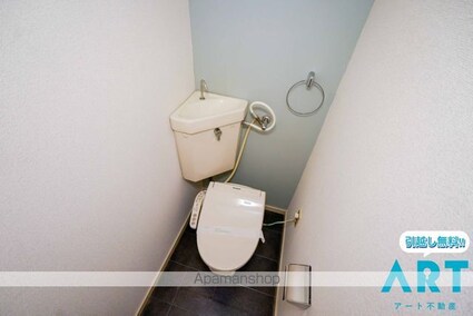 クオリティーハイツ尾崎[3LDK/60.5m2]のトイレ