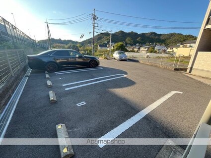 ＴーＢＯＸⅡ[2LDK/58.99m2]の駐車場