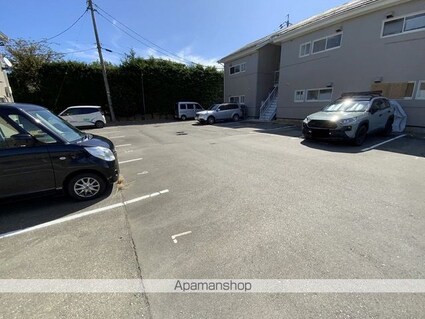 ソレイユ南原[2DK/40.6m2]の駐車場2