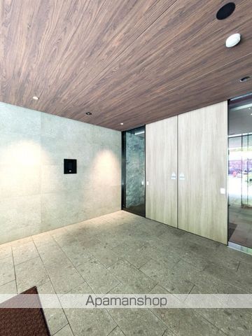 エンクレスト天神南PUREの玄関写真