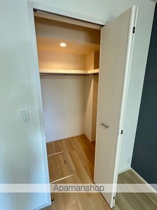 ウエスト　コミタリアⅢ[1LDK/42.59m2]の収納