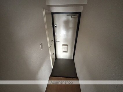 ロイヤルシオン刈部[3DK/54m2]の玄関