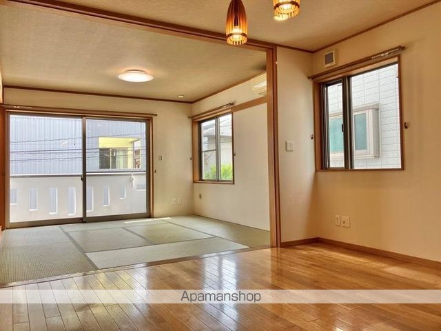 東京地下鉄千代田線 千駄木駅 徒歩8分 3階建 築16年の内装写真
