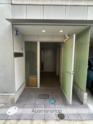 エヌエムキャラントシスの玄関写真