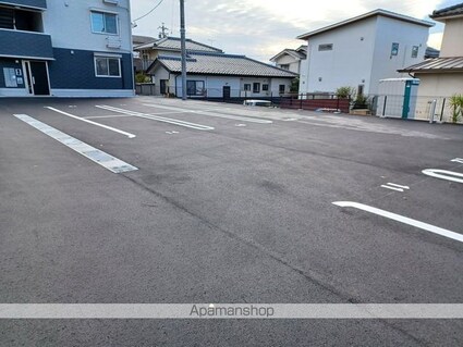 Ｇｒａｃｅ　Ｙａｍａ（グレイス　ヤマ）[1LDK/42.93m2]の駐車場