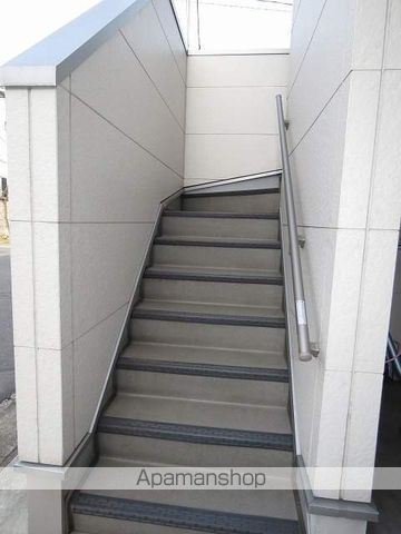 KAHALE松戸Aの玄関写真