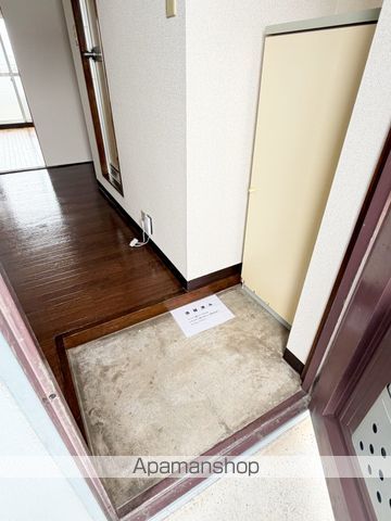 クレストアークの内装写真