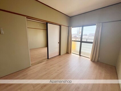 和歌山県和歌山市本町８丁目[2DK/39.29m2]のリビング・居間