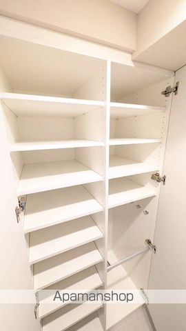ラティエラ中野新井の内装写真