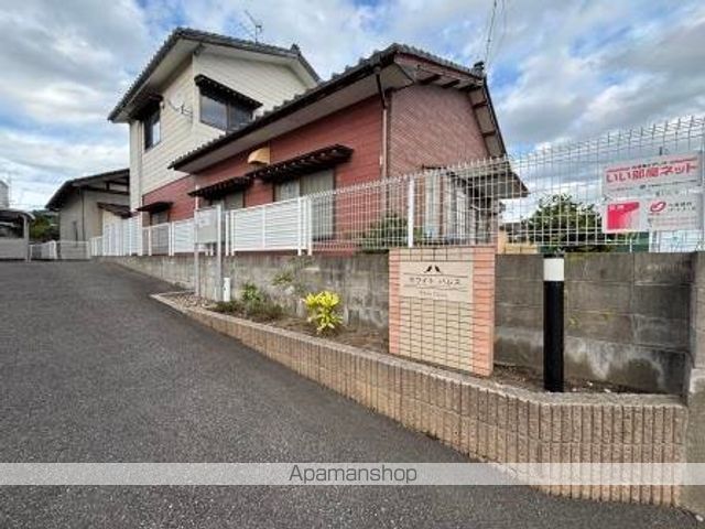 ホワイトパレスの玄関写真