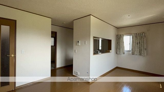 七里一戸建て貸家の内装写真