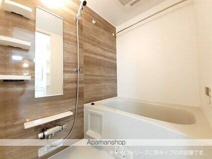 ラ・シモーヌ・メゾン　ＭＨ[1LDK/33.49m2]のバス