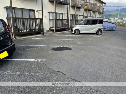 長野県松本市野溝西３丁目[2K/33m2]の駐車場
