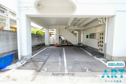 キャンパス中央[1DK/22.05m2]の駐車場