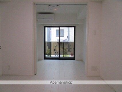 ＰＲＥＭＩＵＭ　ＣＵＢＥ　東高円寺[2K/27m2]のリビング・居間