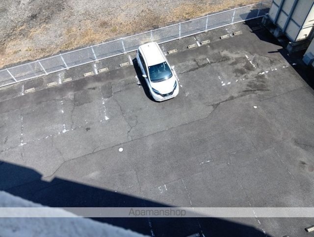 スクエアメゾン和歌山（旧サンＡ棟）[3LDK/61m2]の駐車場