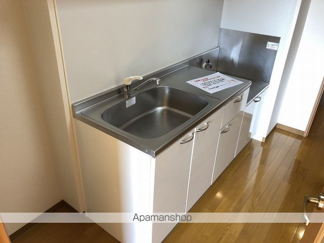 袋井市 3階建 築18年の内装写真