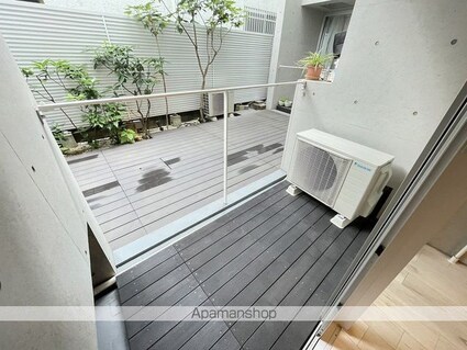 ＫＤＸレジデンス下馬[1R/27.36m2]のバルコニー