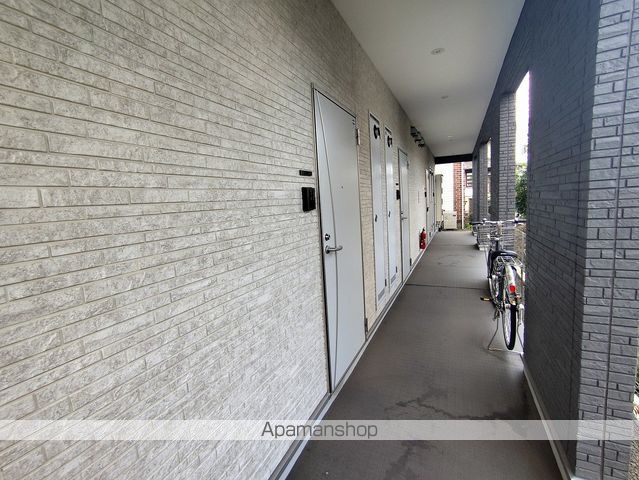 グリュックスハイム萩野町の玄関写真
