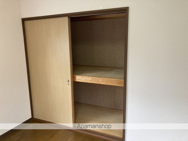 新潟市西区 2階建 築32年の内装写真