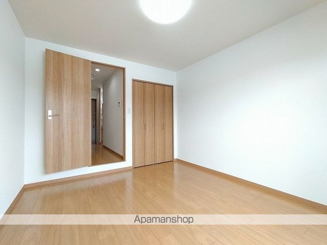 ロイヤルクイーンズパーク吹田片山町の内装写真