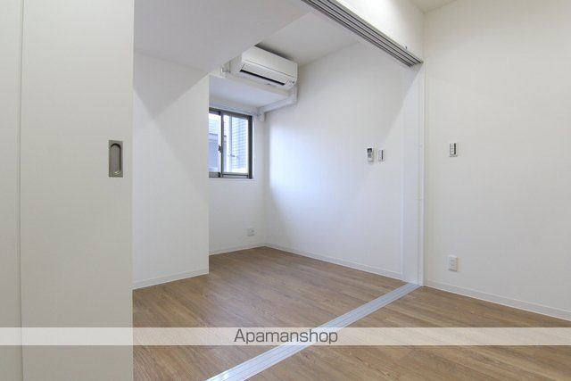 ＭＡＹＦＡＩＲ　ＨＯＮＭＡＣＨＩ　ＰＲＥＭＩＵＭ[1LDK/33.14m2]のリビング・居間