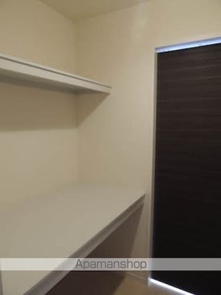 エクラージュ松江　Ｂ棟[3LDK/64.84m2]の玄関