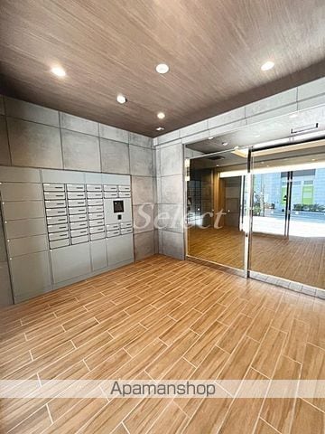 リヴシティ横濱末吉町弐番館の玄関写真