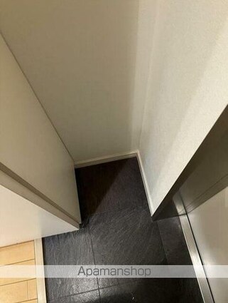 プロウノン高砂[1K/26.04m2]の玄関