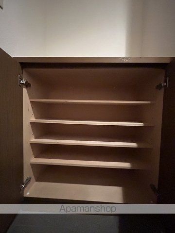 T VAISSELLEの内装写真