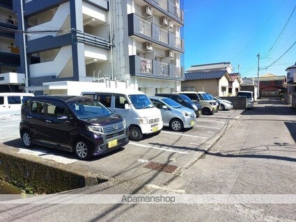 ベルメゾン桑原[1K/22.62m2]の駐車場