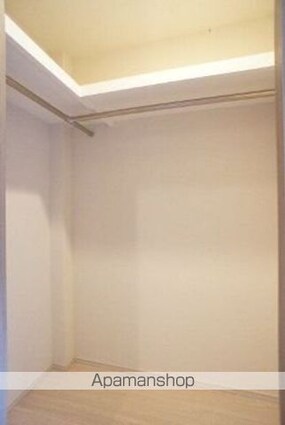 クレヴィア成城[3LDK/70.78m2]の収納