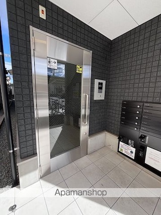 広島県福山市多治米町４丁目[1LDK/29.56m2]のエントランス