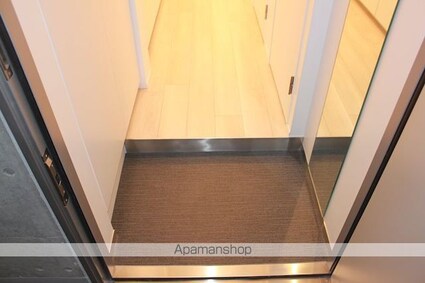 ＺＯＯＭ都庁前[1K/30.78m2]の玄関