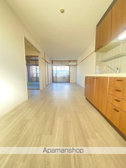 和歌山県和歌山市小松原６丁目[1LDK/53m2]のリビング・居間