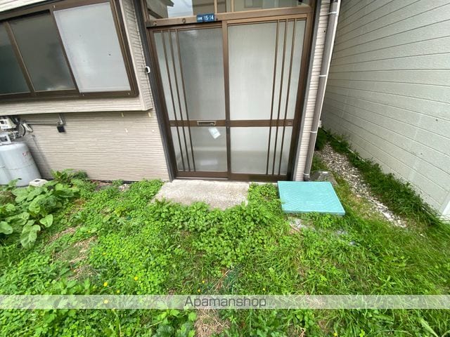 函館市電本線湯川線 堀川町駅 徒歩8分 2階建 築60年の玄関写真
