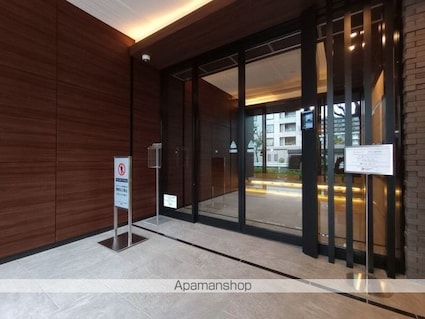 クレイシアＩＤＺ北赤羽[1K/26m2]のエントランス1