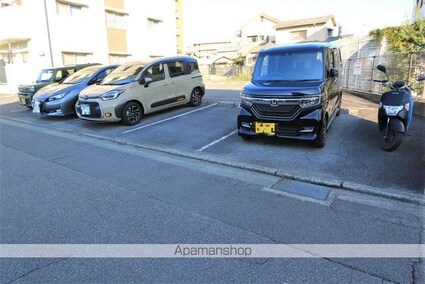 メゾンフォンテーヌ[3LDK/62.37m2]の駐車場2