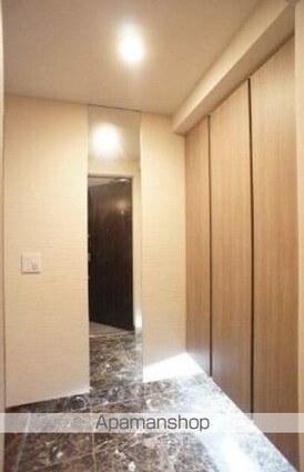 クレヴィア成城[3LDK/70.78m2]の玄関