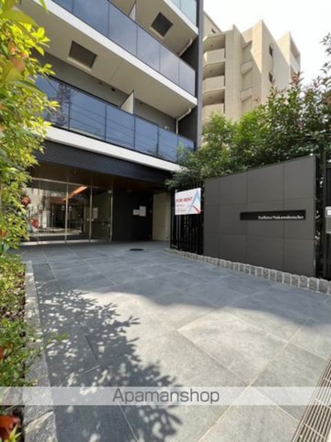 東京都中野区本町５丁目[1R/30.69m2]のエントランス