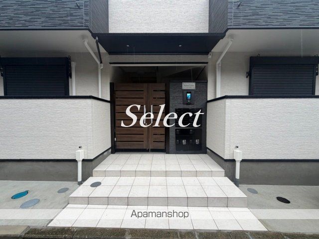 MAISON CALMEの玄関写真