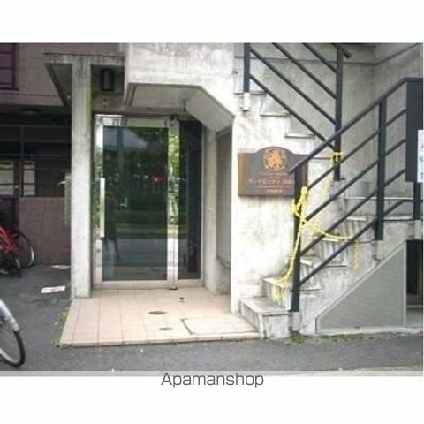 サンテミリオン西国分寺の玄関写真
