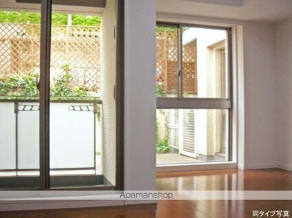 コンフォリア原宿[1LDK/37.99m2]のバルコニー