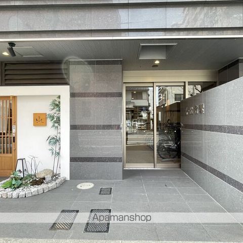 Z・R名駅の玄関写真